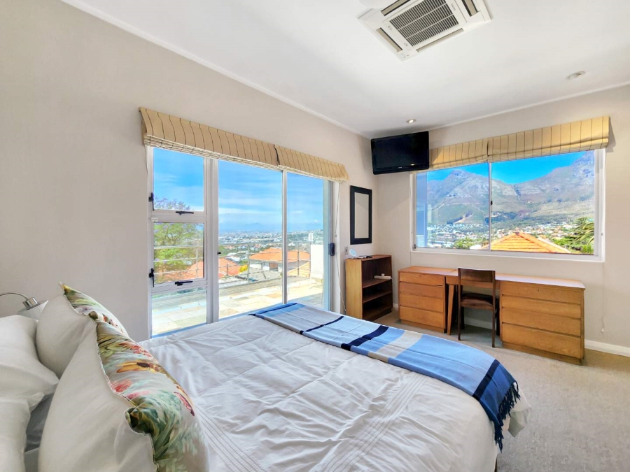 To Let 4 Bedroom Property for Rent in Tamboerskloof Western Cape